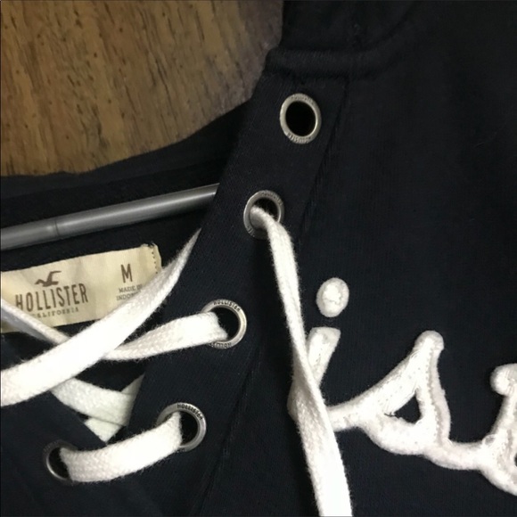 Hollister M Lace Up Hoodie - Picture 3 of 5